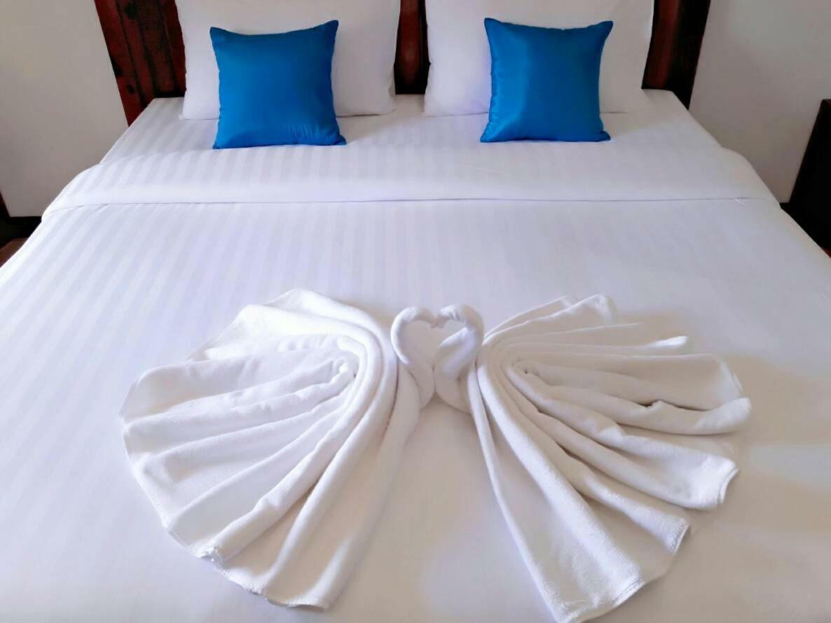 Billabong Hotel And Cafe Bantaj Kültér fotó